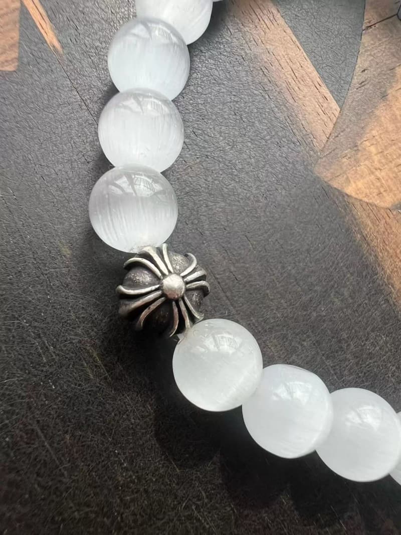 크롬하츠 크로스 볼 비즈 팔찌 (8mm 화이트 캣츠아이) 4