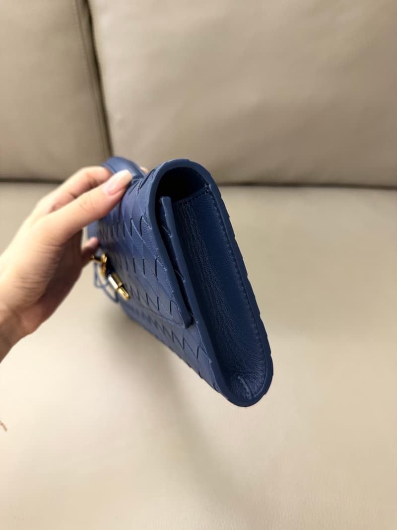 보테가베네타 안디아모 클러치 (인트레치아토, 베니스 블루) 5