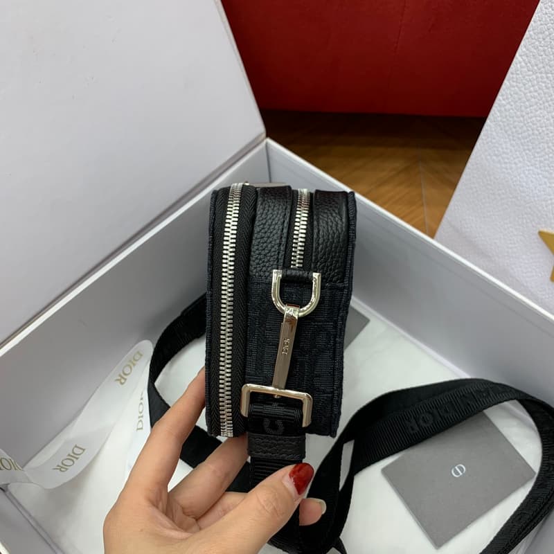 디올 옴므 오블리크 카메라백 5