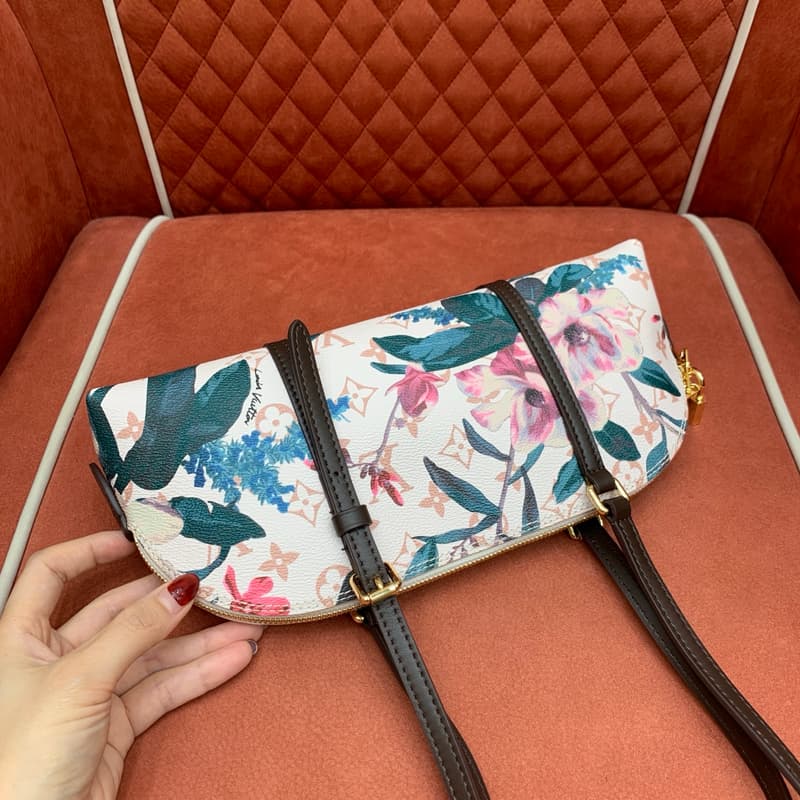 루이비통 스콰이어 횡형 크로스백 (플로럴 캔버스) 7