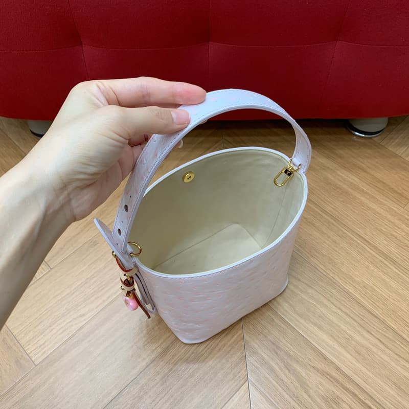루이비통 올 인 BB 버킷백 (핑크 타조 패턴) 상세 2