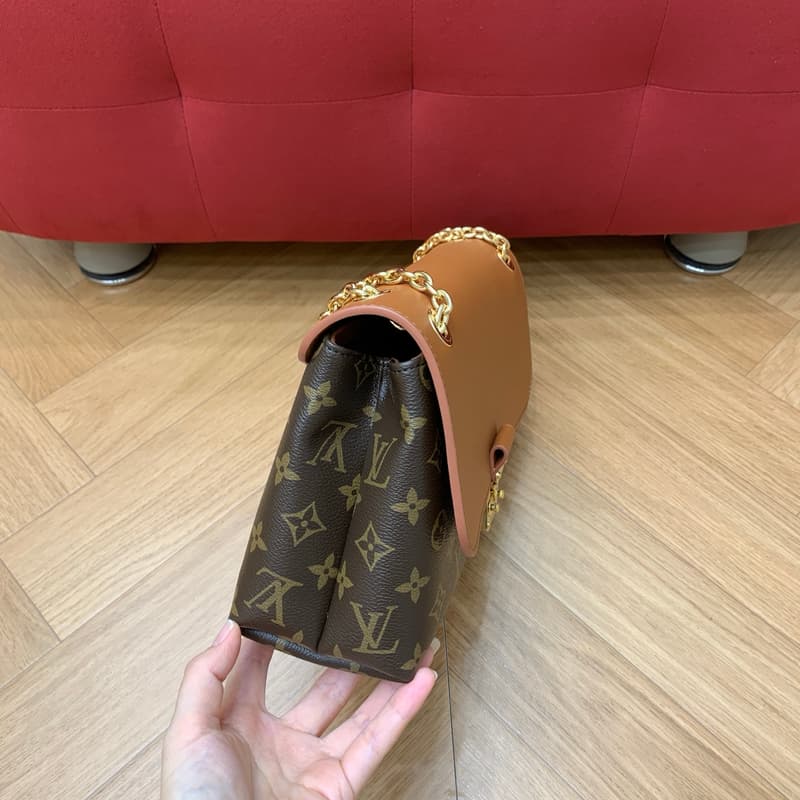 루이비통 마들렌 스몰 체인백 (모노그램) 4