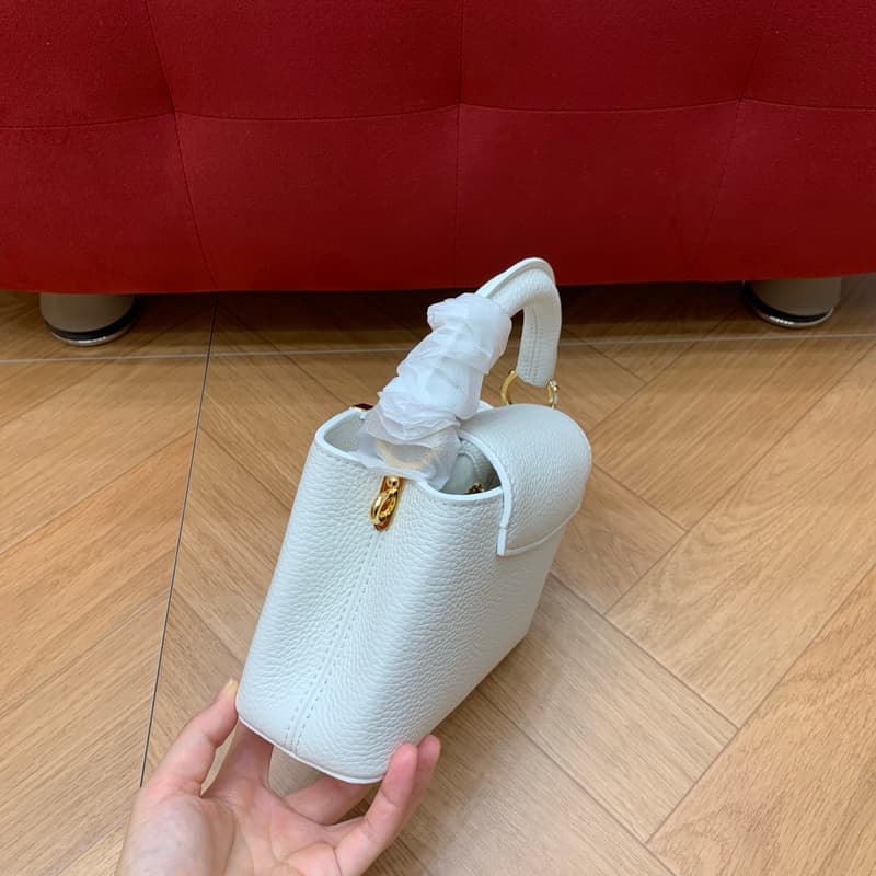 루이비통 미니 카퓌신 (화이트) 6