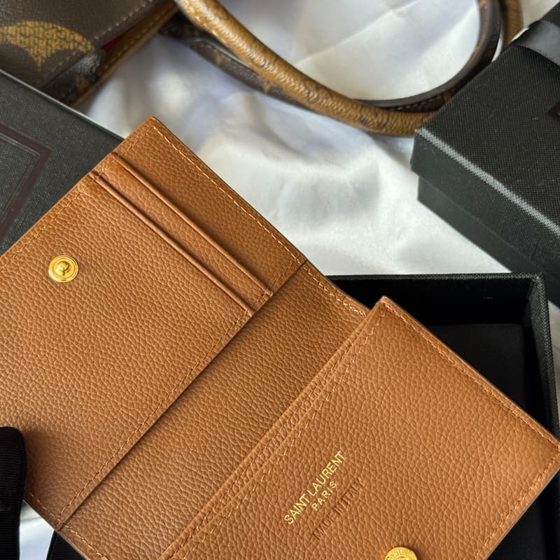 생로랑 카시니 플랩 카드지갑 (리치 그레인 카프스킨) 8
