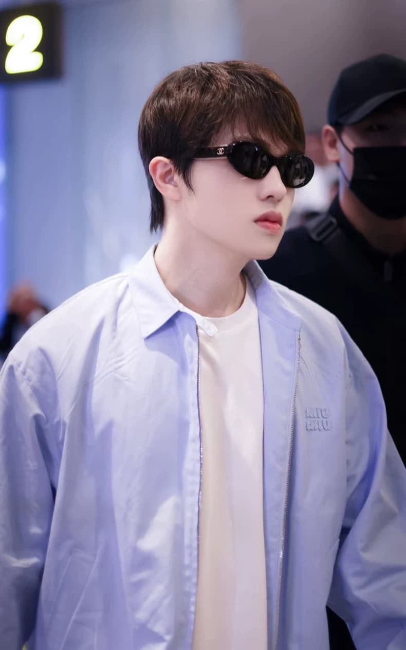 미우미우 코치 자켓 (라이트 블루) 8