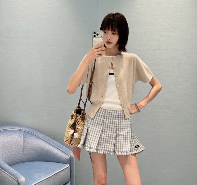 미우미우 블루그레이 체크 러플 미니스커트 9