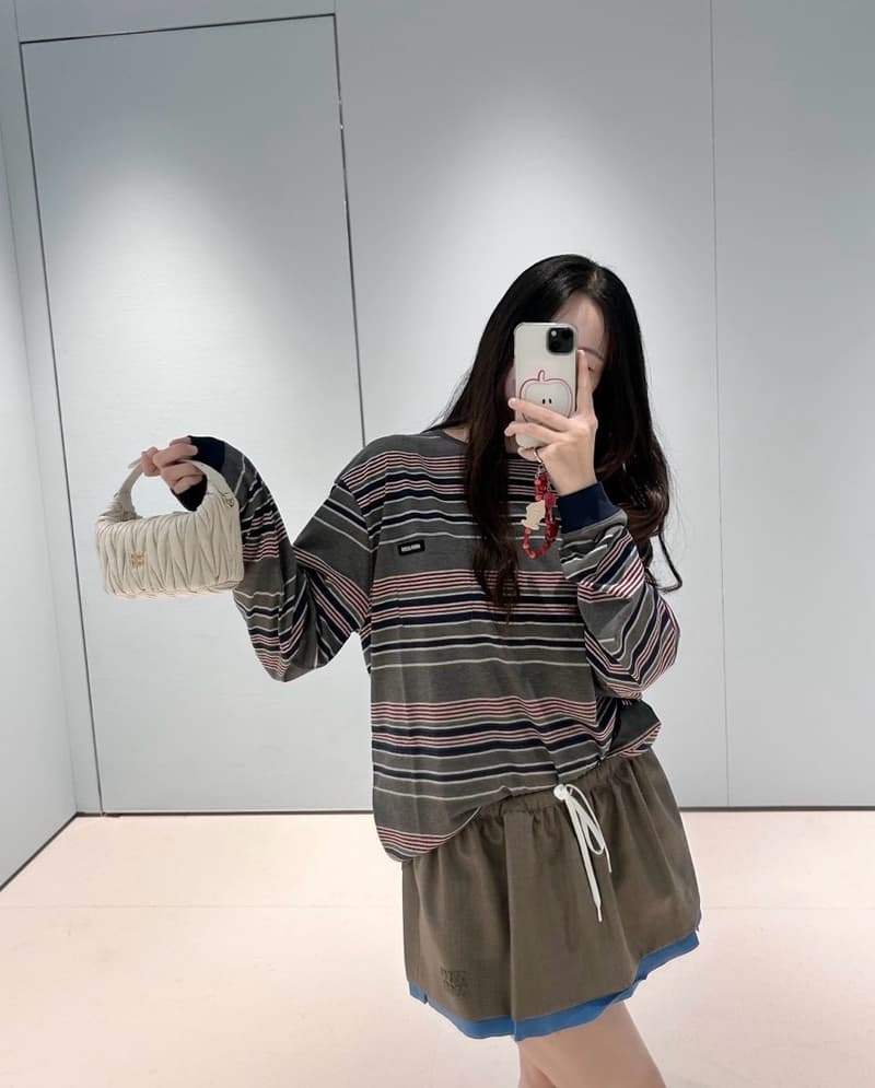 미우미우 그레이 멀티컬러 스트라이프 포켓 긴팔 티셔츠 8