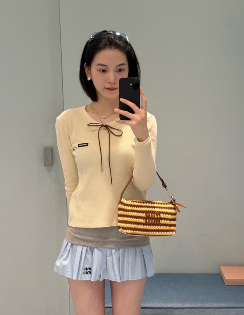 미우미우 화이트 워플 시들 반팔 롱소매 상의 9