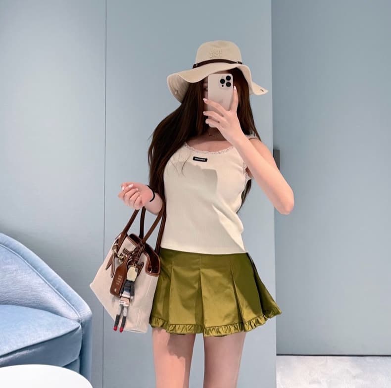 미우미우 아보카도그린 목이어 트림 플리츠 스커트 10