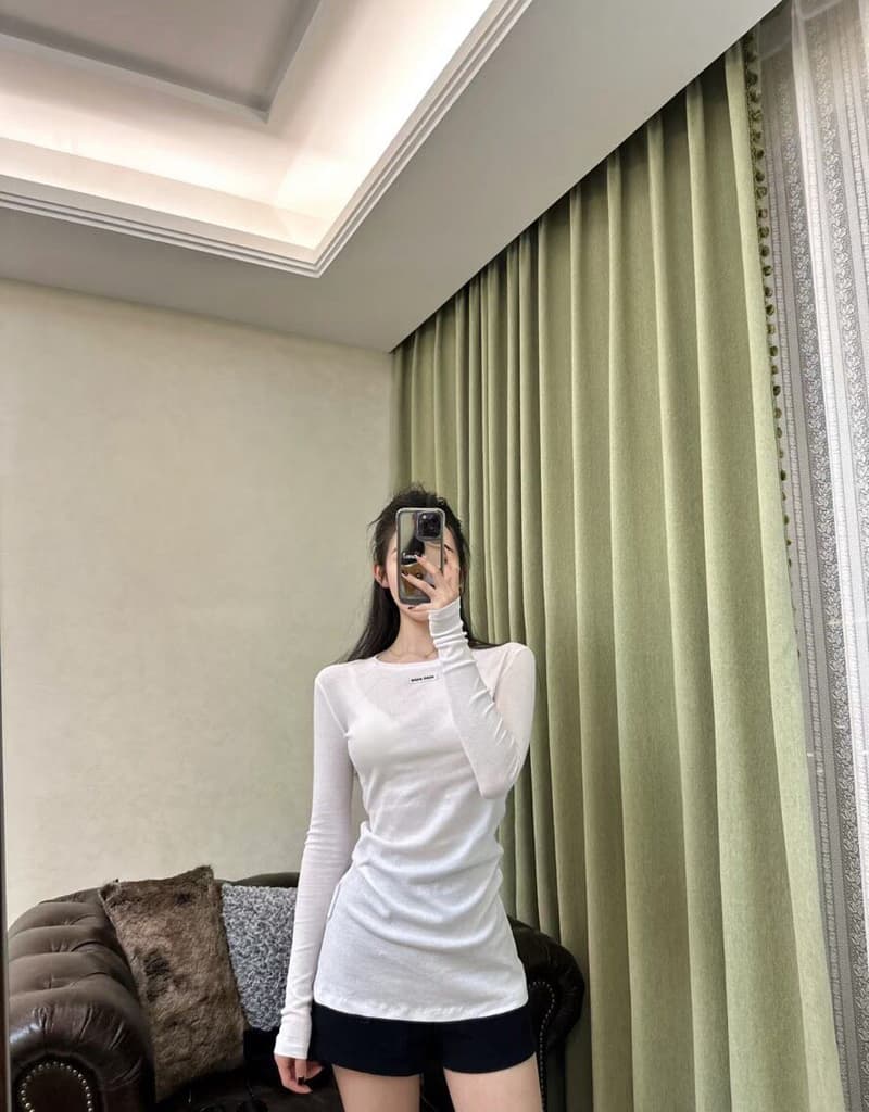 미우미우 백 로고 미표시 롱슬리브 티셔츠 (화이트) 8