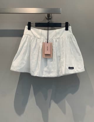 미우미우 레이스 컷아웃 자수 A라인 미니 스커트