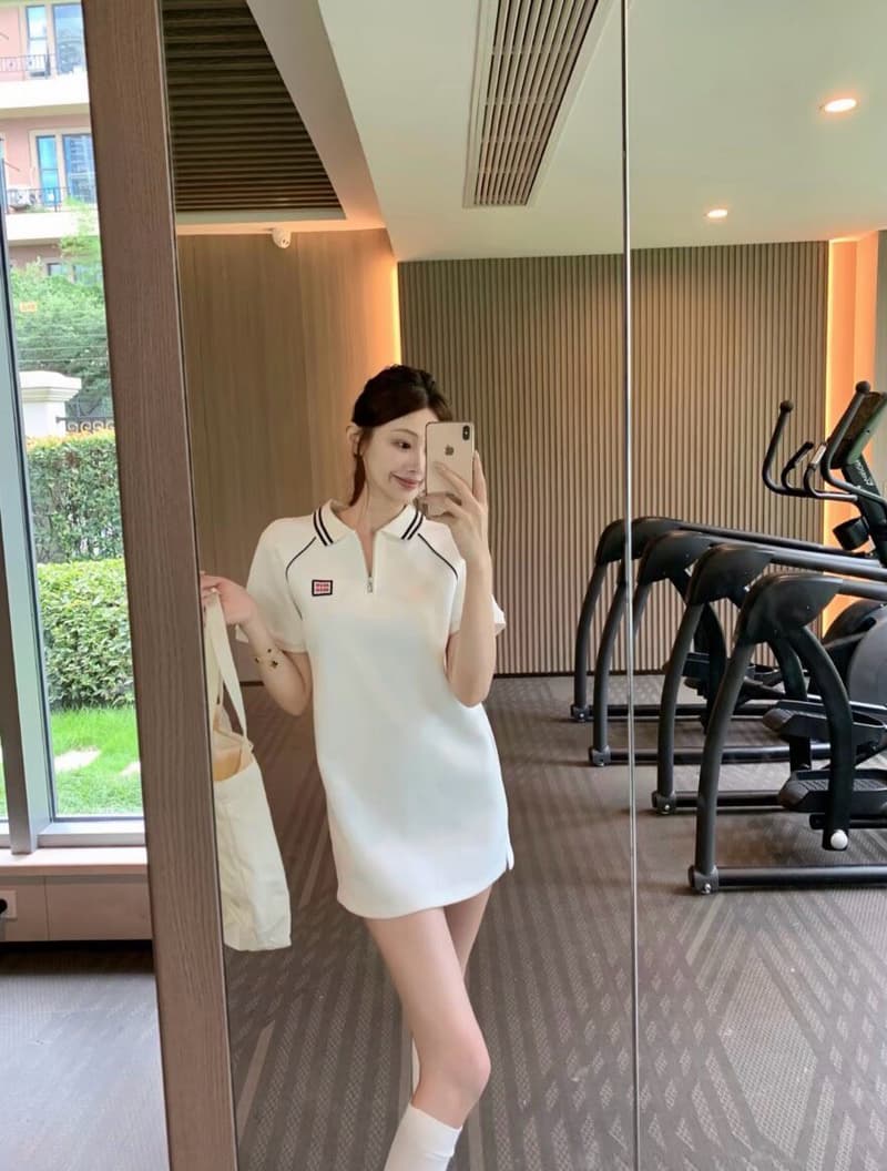 미우미우 화이트 블랙 배색 하프지퍼 폴로 니트 원피스 8