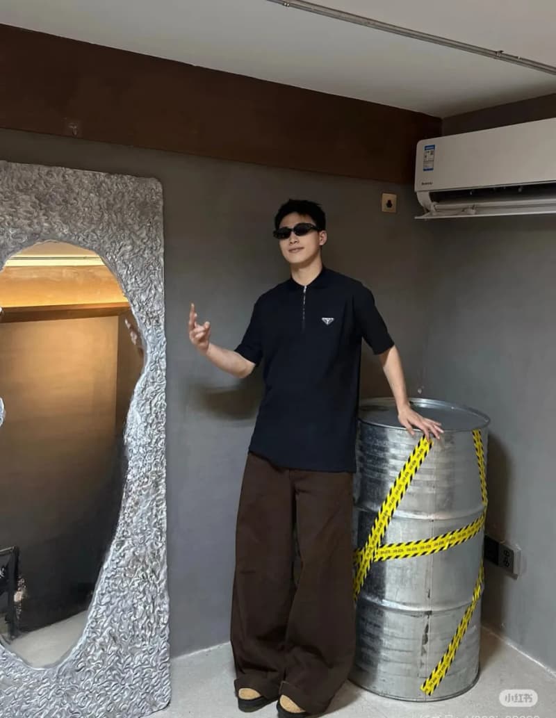 프라다 삼각 로고 지퍼 카라 피케 폴로 반팔 3