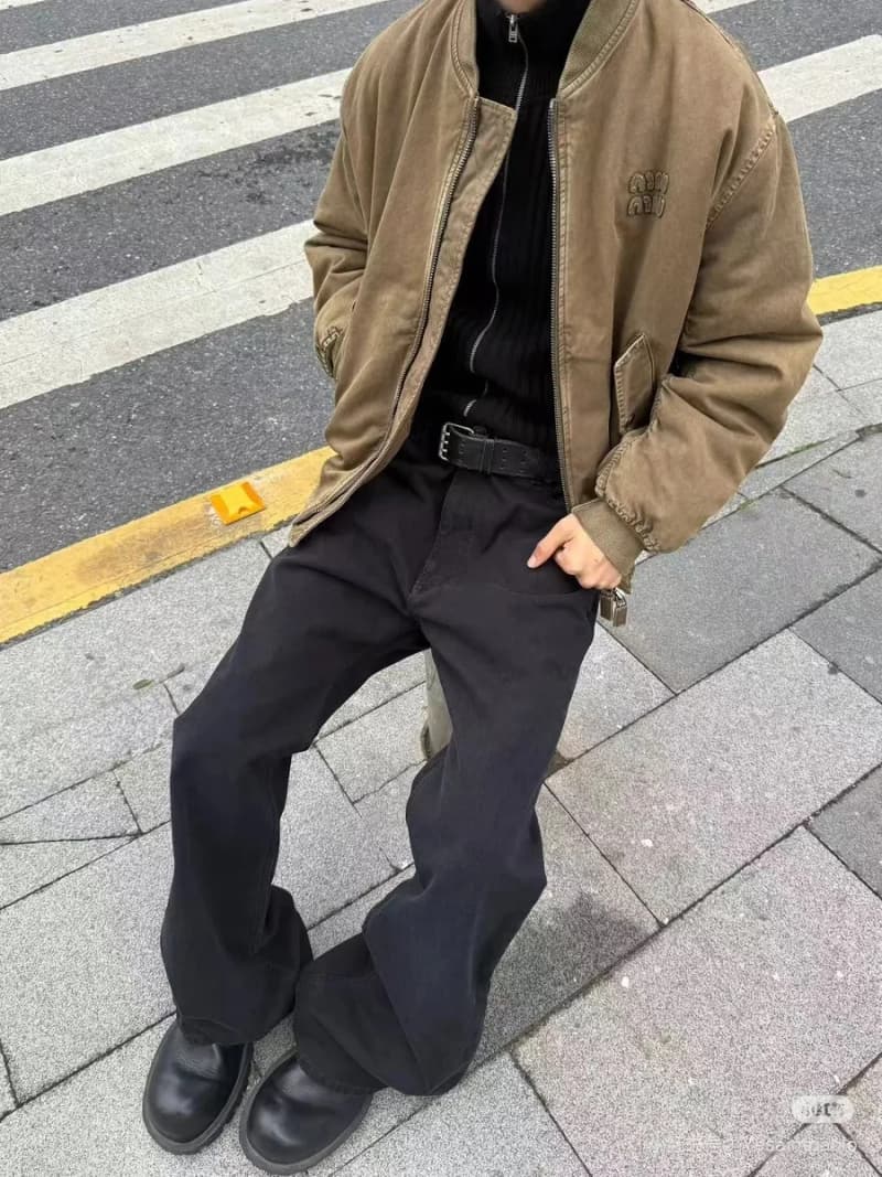 발렌시아가 24 플레어 진 (블랙 워시드 마이크로 라 데님) 16