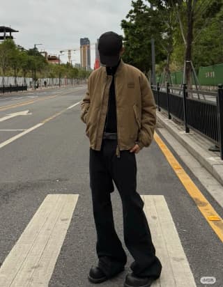 발렌시아가 24 플레어 진 (블랙 워시드 마이크로 라 데님)
