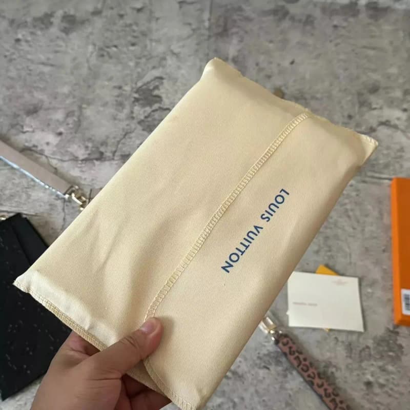 루이비통 포쉐트 볼테르 (모노그램 앙프렝트) 7