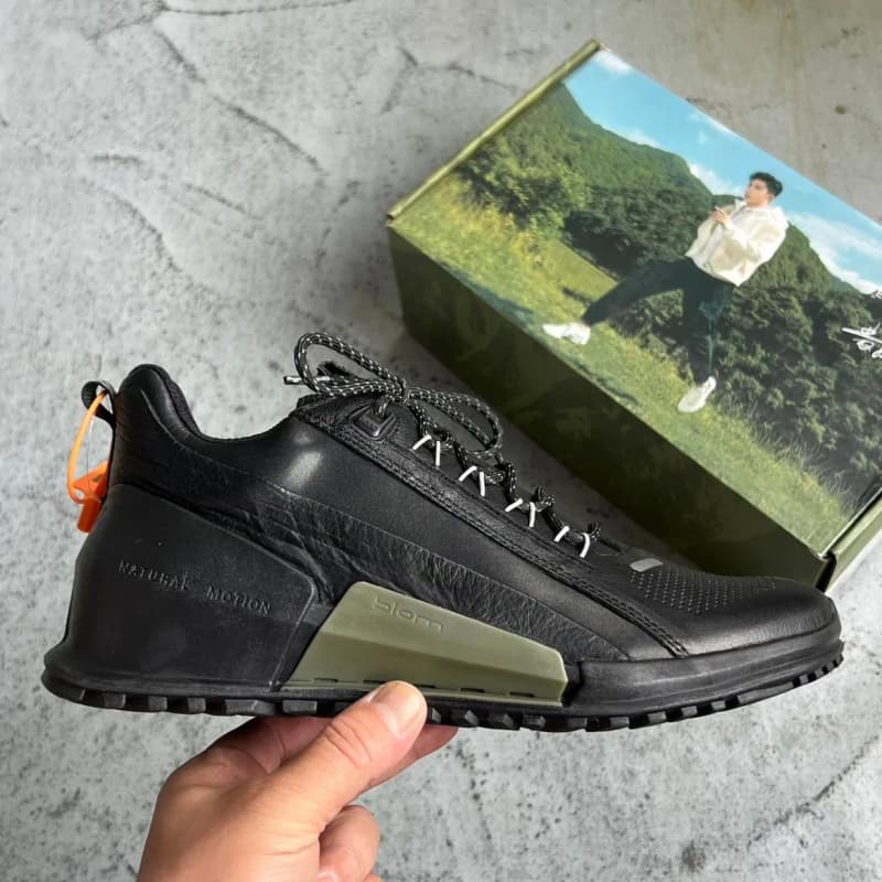 에코 바이옴 2.0 아웃도어 스니커즈 (천연소가죽 펀칭) 상세 2