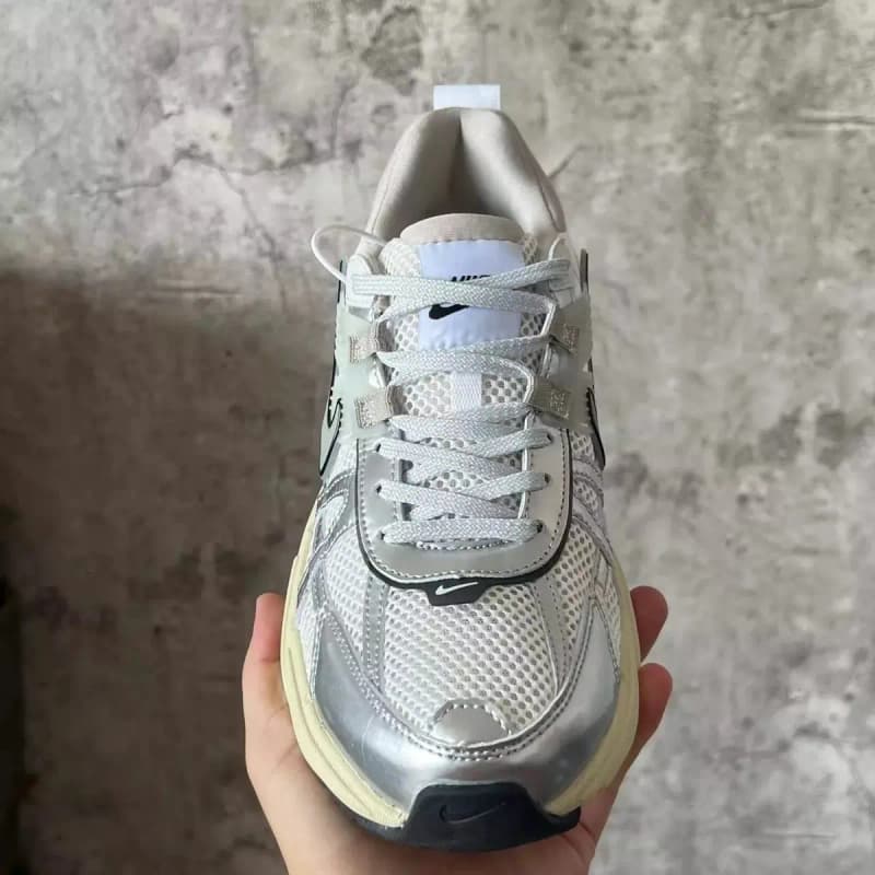 나이키 브이투케이 런 (3XL 평替 · 실버) 6