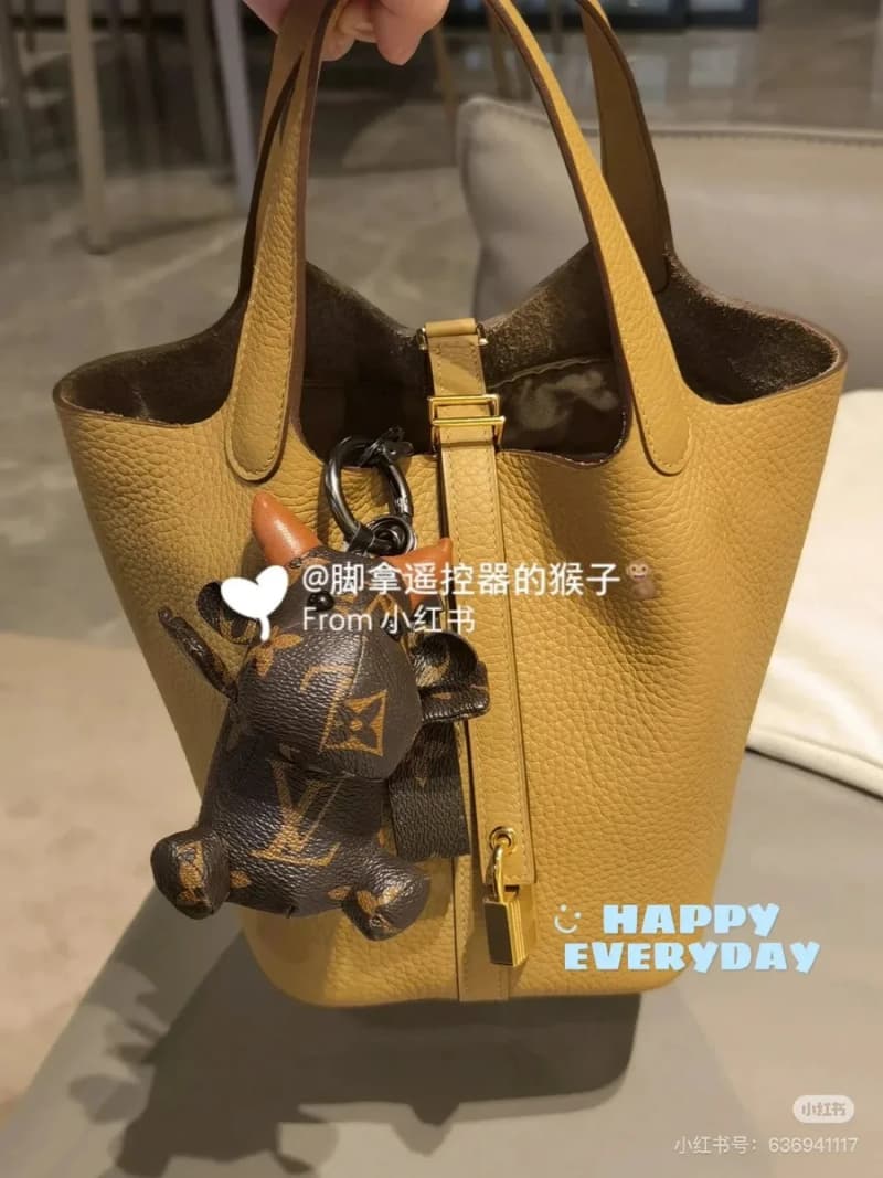 루이비통 모노그램 법스독/황소 참 키링 8