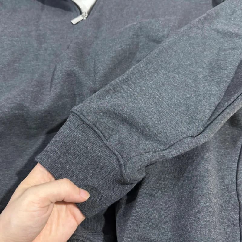 디올 올드머니 엠보싱 로고 하프집업 스웨트 10