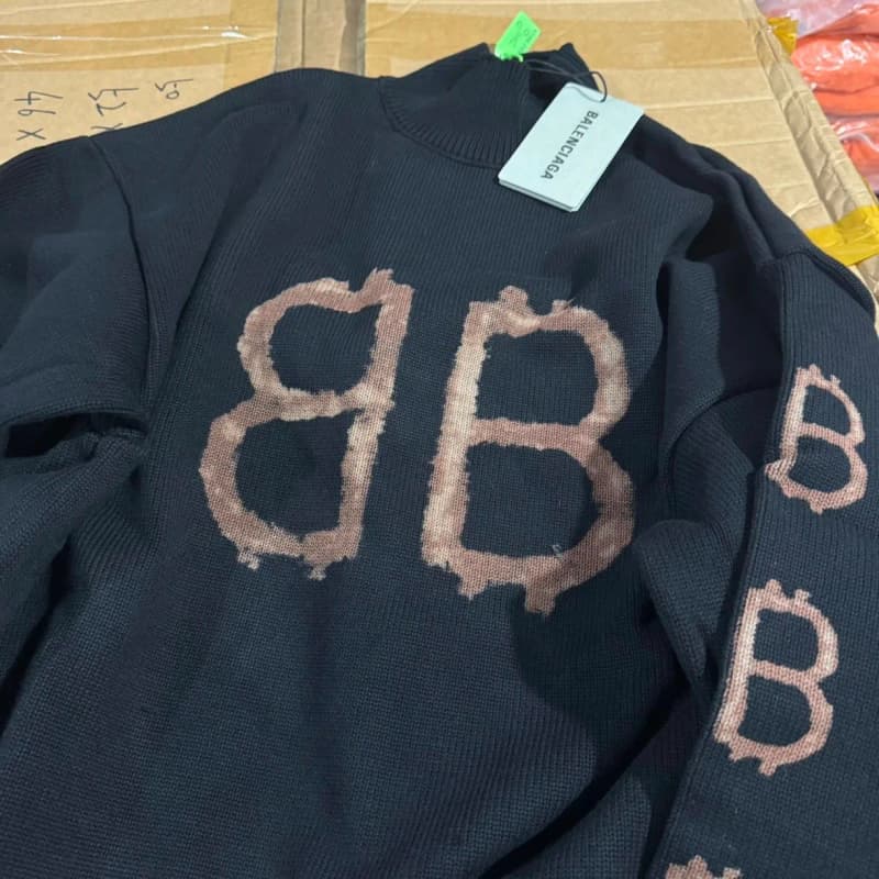 발렌시아가 BB 로고 스웨터 (오버사이즈) 6