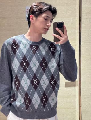 루이비통 NIGO 다이아몬드 체크 울 스웨터