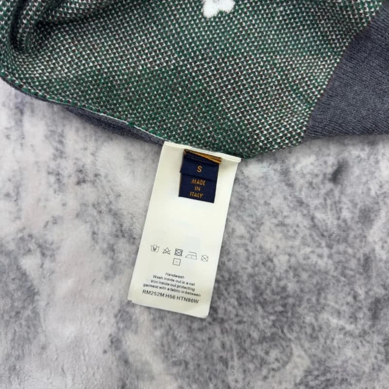 루이비통 NIGO 다이아몬드 체크 울 스웨터 13