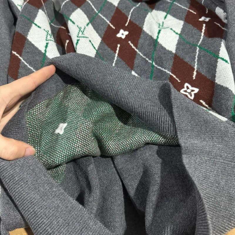 루이비통 NIGO 다이아몬드 체크 울 스웨터 18