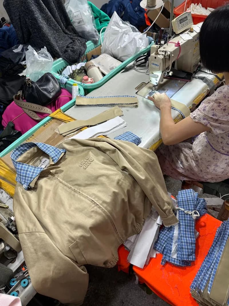 미우미우 냥이 카키 패치 더블카라 자켓 12