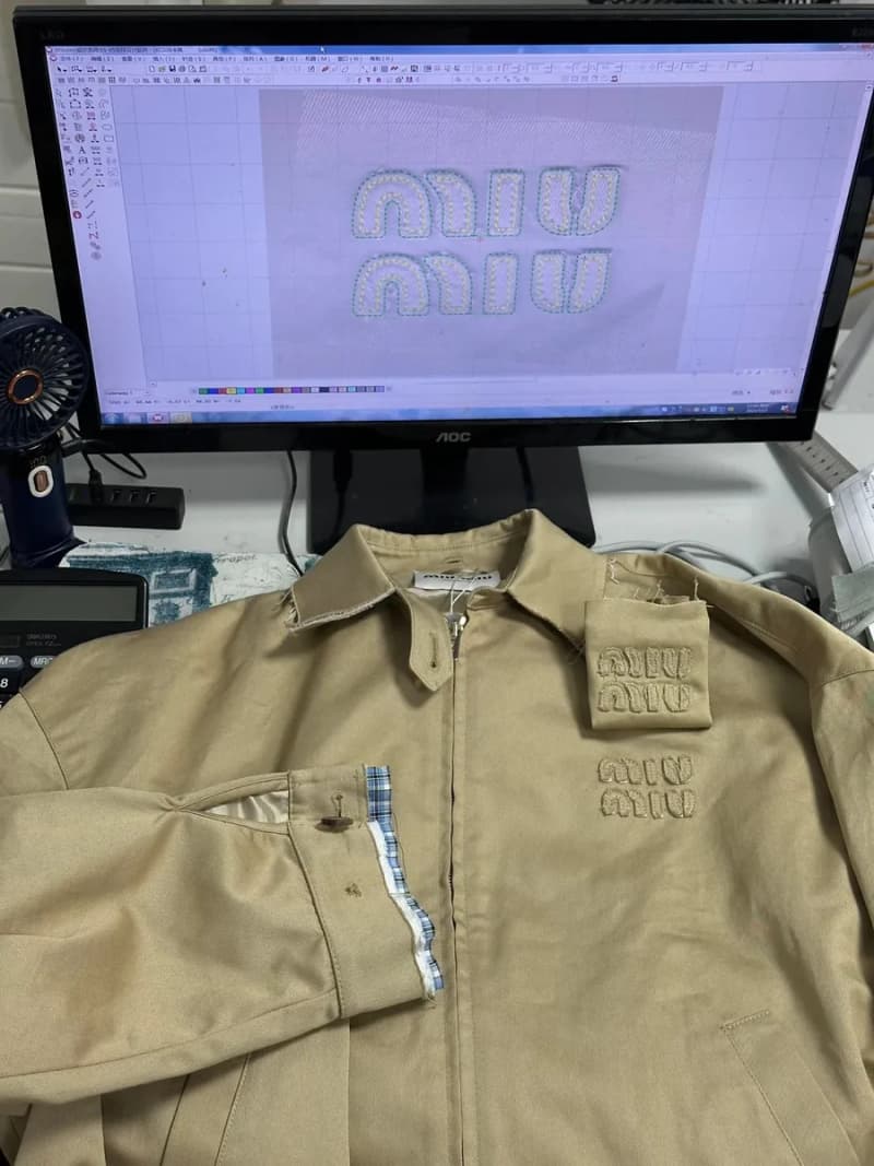 미우미우 냥이 카키 패치 더블카라 자켓 10