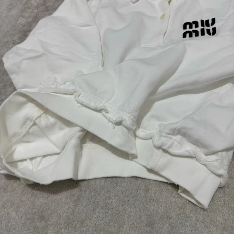 미우미우 하프 플라켓 노치카라 디스트레스드 후드티 21