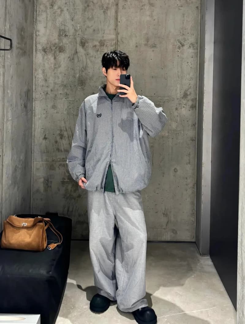 발렌시아가 BB 자수 스몰 체크 지퍼 코트 3