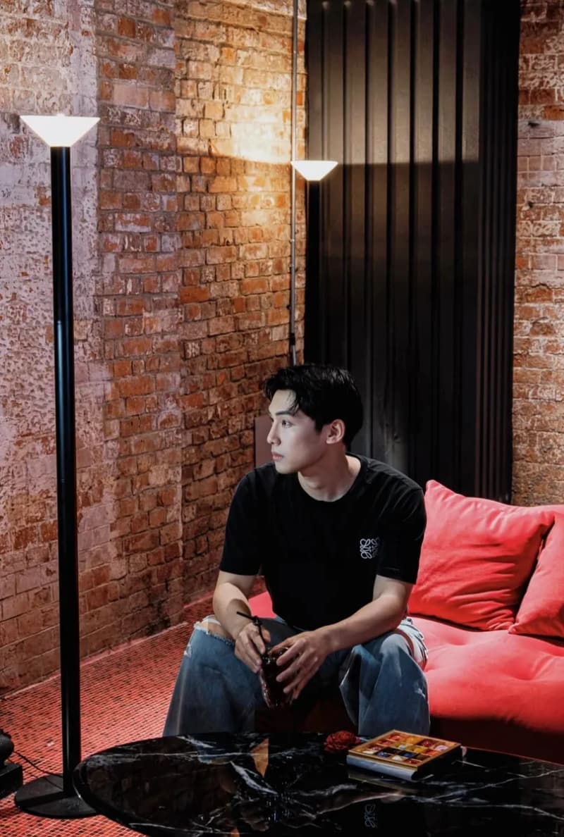 로에베 클래식 아나그램 자수 반팔 티셔츠 9