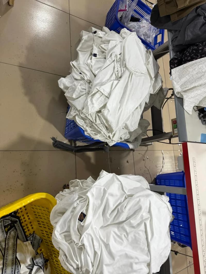 루이비통 MG 다크 패턴 반팔 티셔츠 15