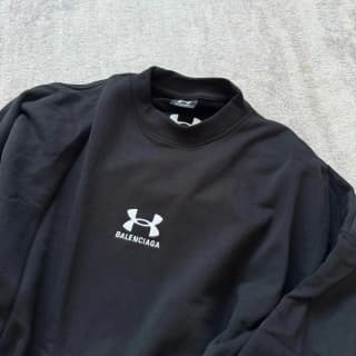 발렌시아가 x 언더아머 조인트 크루넥 맨투맨
