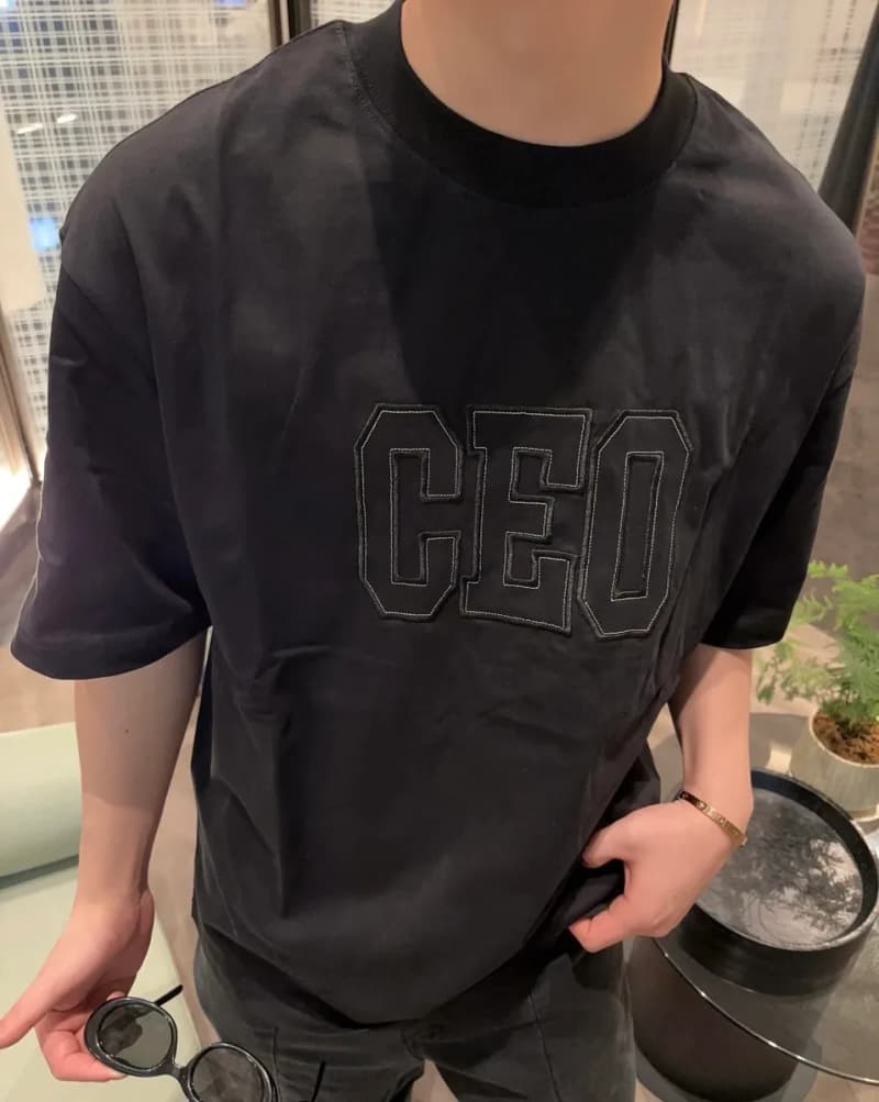 발렌시아가 CEO EMO 레터링 반팔 티셔츠 (컷오프 디테일) 9
