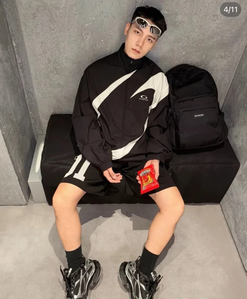 발렌시아가 파리 서클 우븐 자켓 상세 2