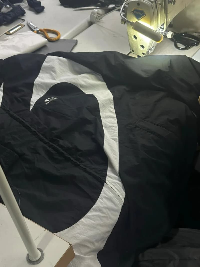 발렌시아가 파리 서클 우븐 자켓 13