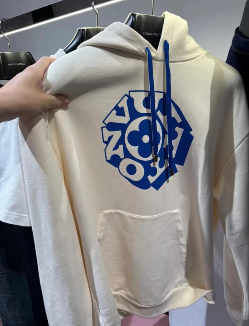 루이비통 NIGO 3.0 클라인 블루 로고 후드티 상세 1