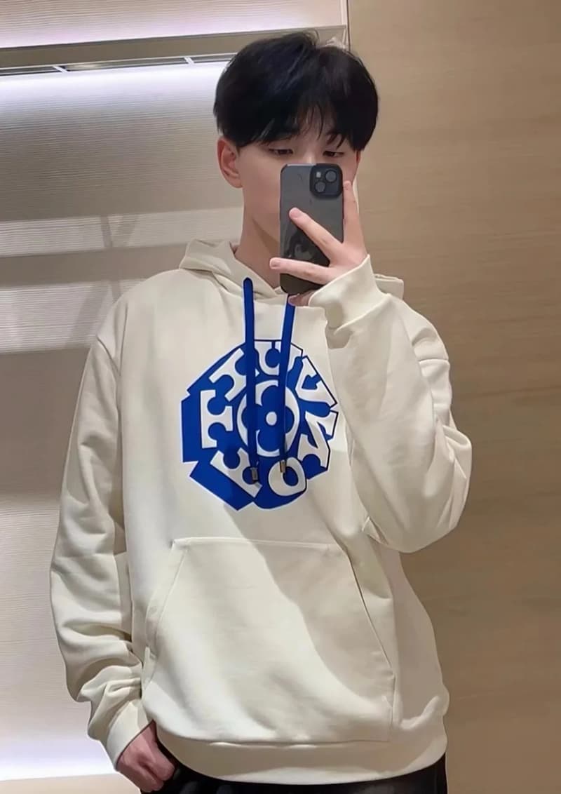 루이비통 NIGO 3.0 클라인 블루 로고 후드티 상세 2