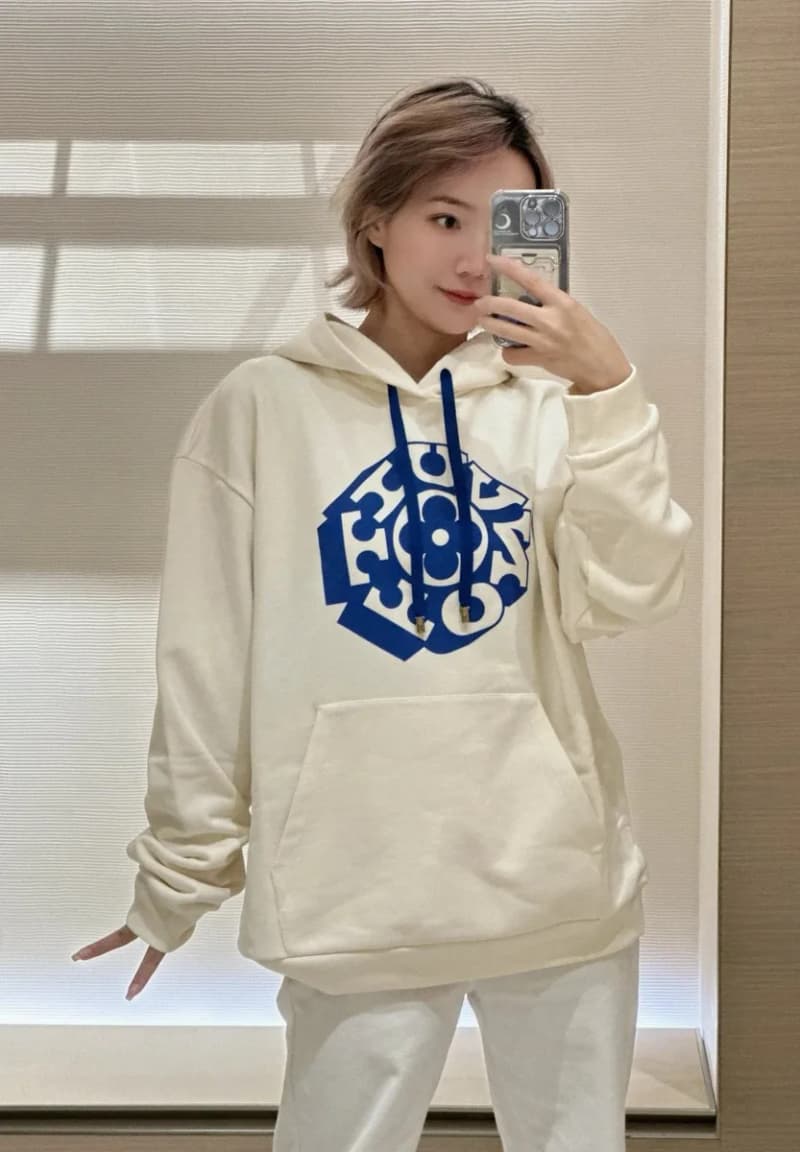루이비통 NIGO 3.0 클라인 블루 로고 후드티 8