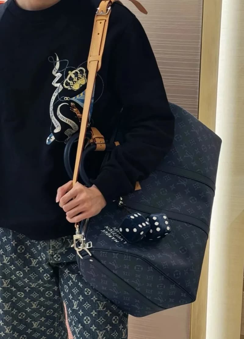 루이비통 크라운 자수 맨투맨 상세 1