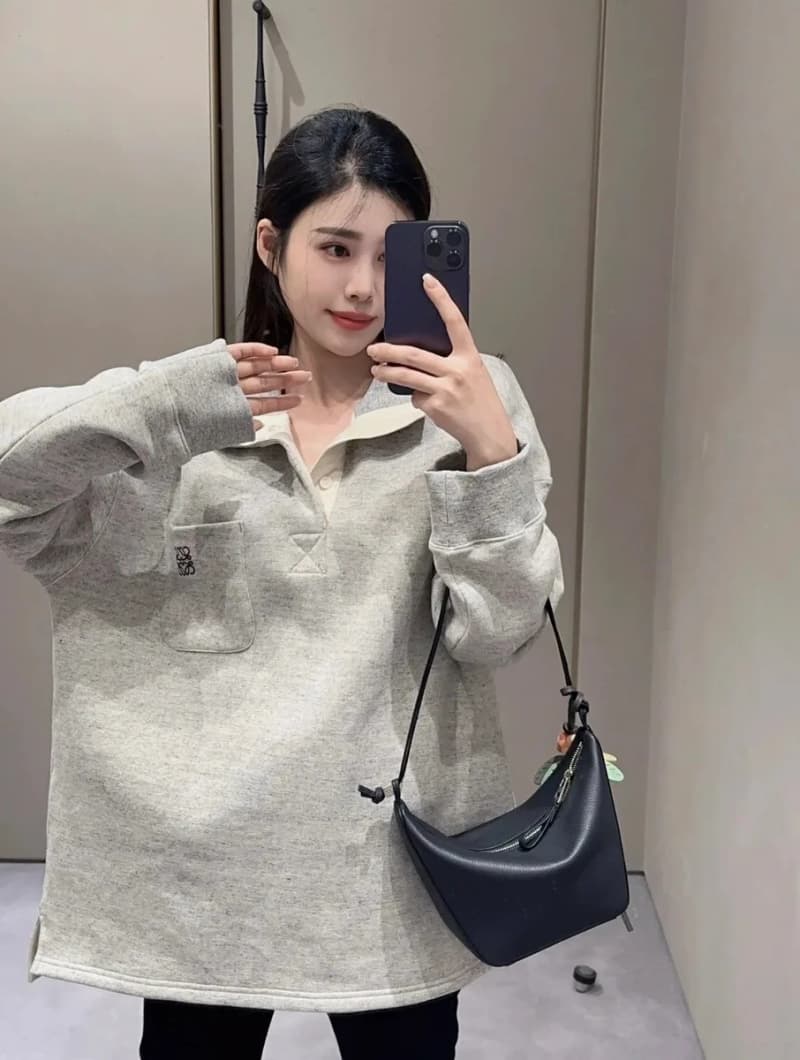 로에베 플라워 그레이 스탠드칼라 오픈넥 스웨트셔츠 9