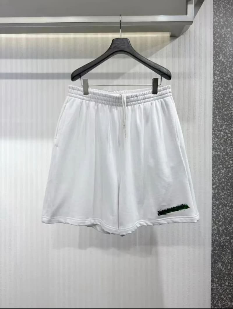발렌시아가 그린 러버 스트립 반바지 상세 1
