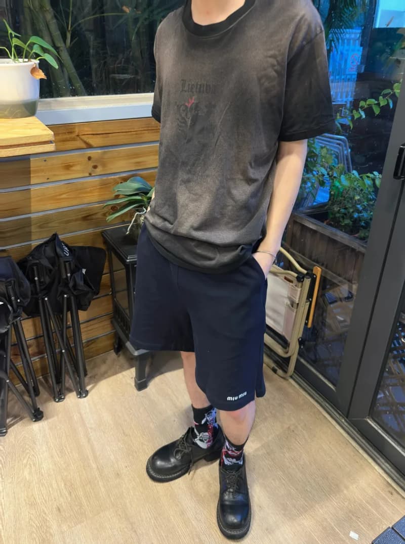 미우미우 로얄블루 피케 자수 반바지 4