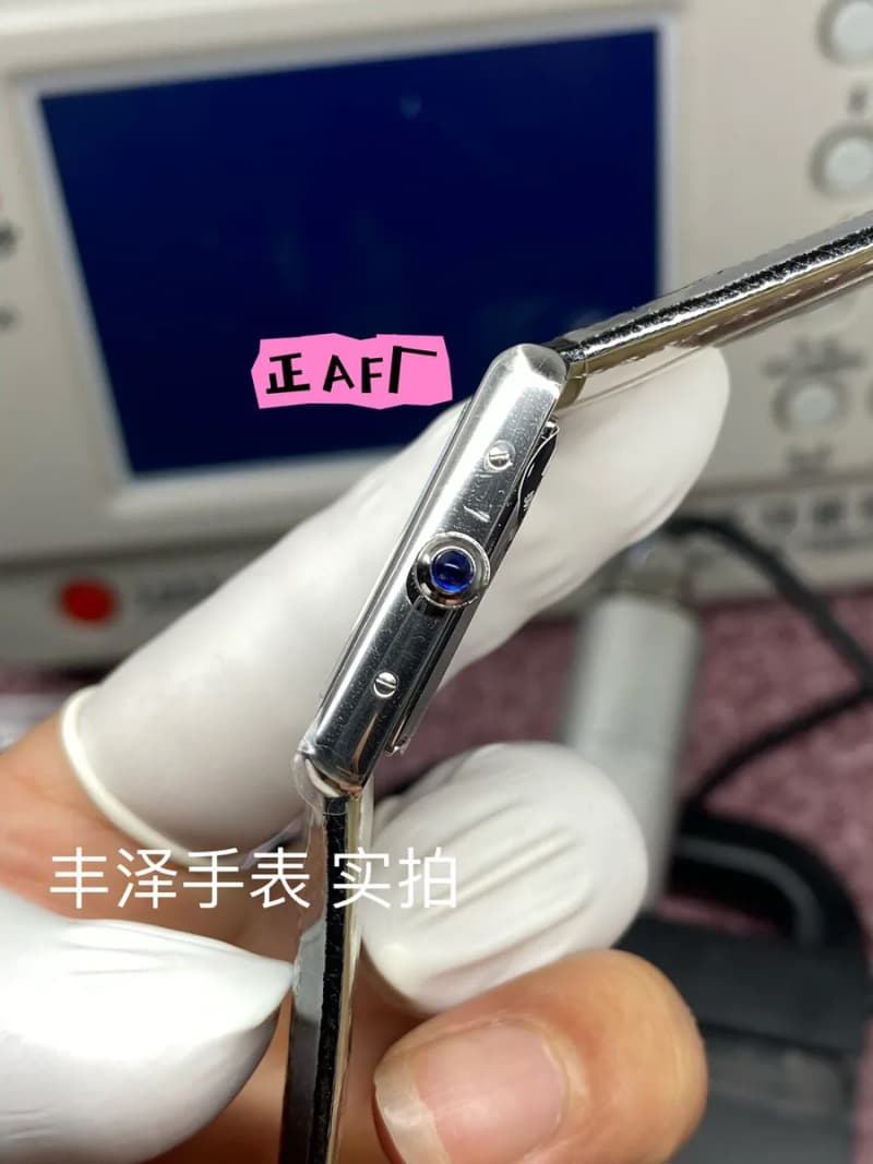 까르띠에 탱크 머스트 (스위스 쿼츠, 가죽스트랩) 4
