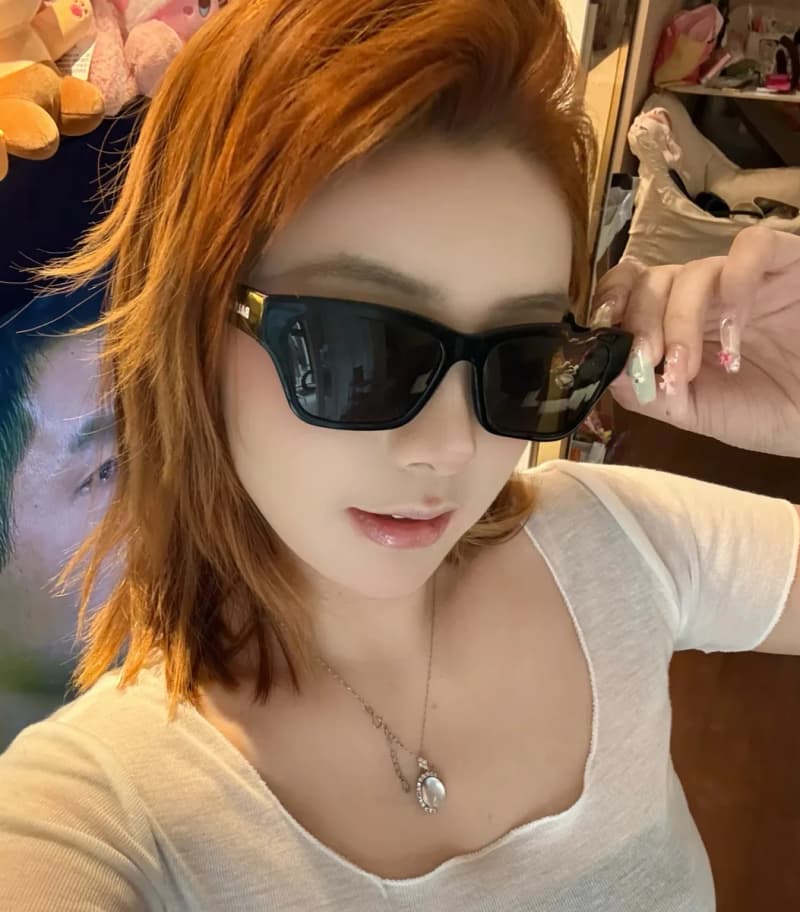 발렌시아가 파리 라이트 판형 선글라스 상세 1