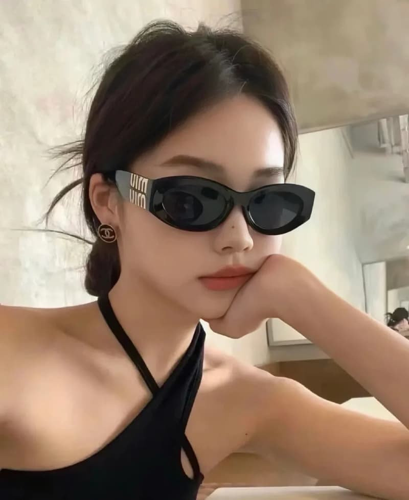 미우미우 캣아이 선글라스 11W 상세 1