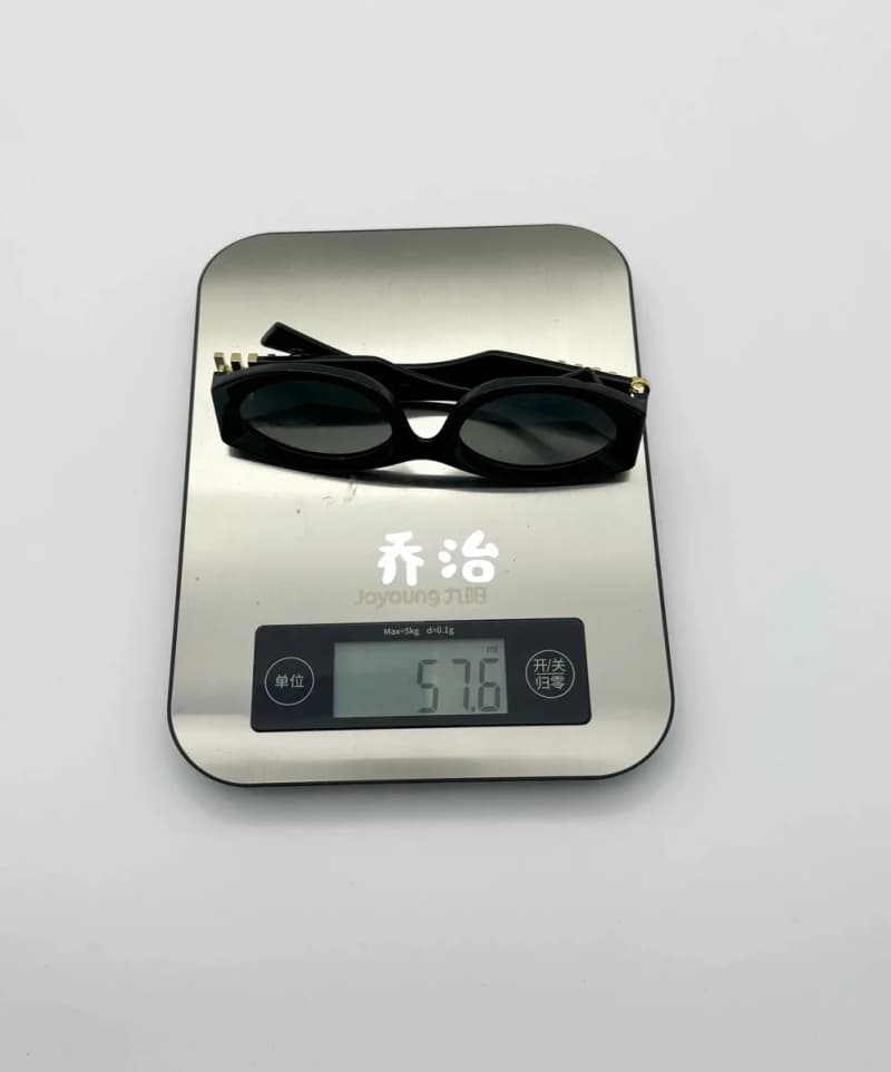 미우미우 캣아이 선글라스 11W 22