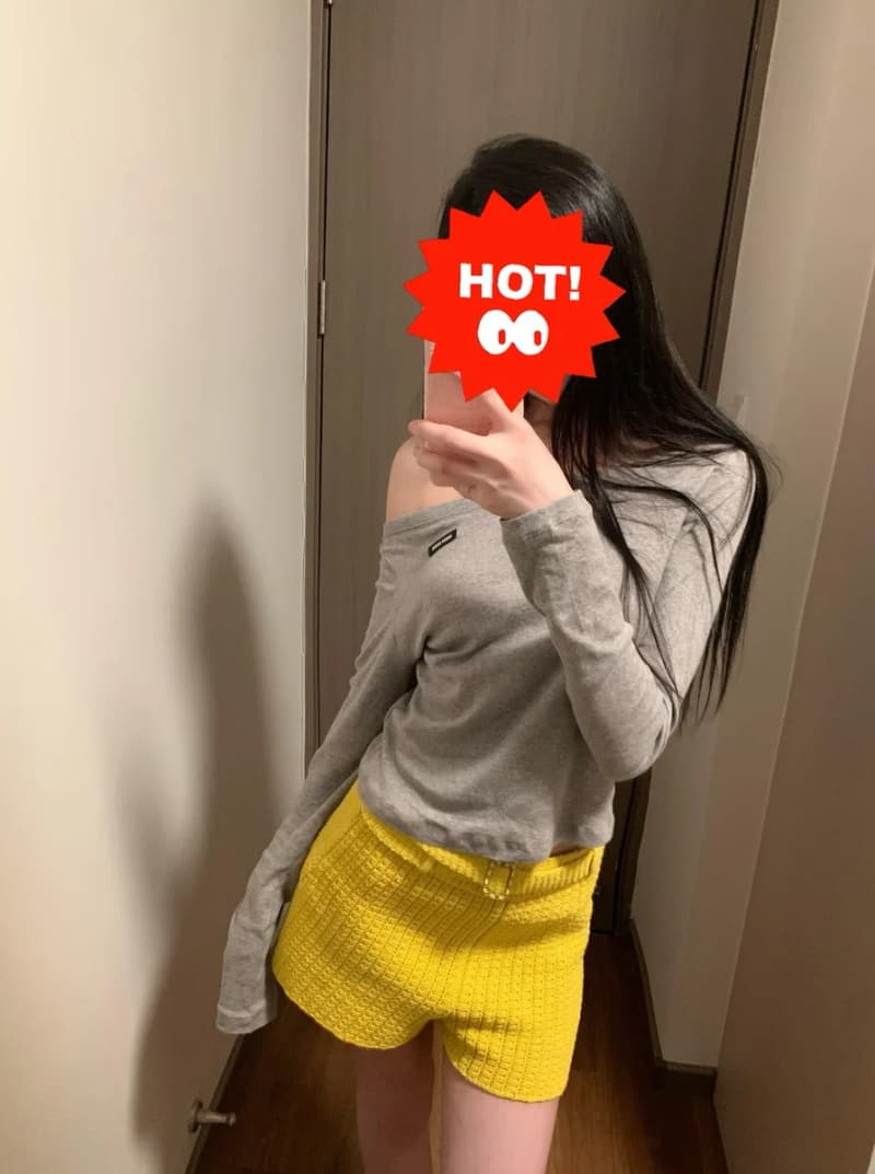 미우미우 일자넥 피마코튼 긴팔 티셔츠 상세 1